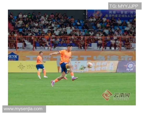 足球明星昭丽娜:从绿茵场到时尚舞台的璀璨人生之路